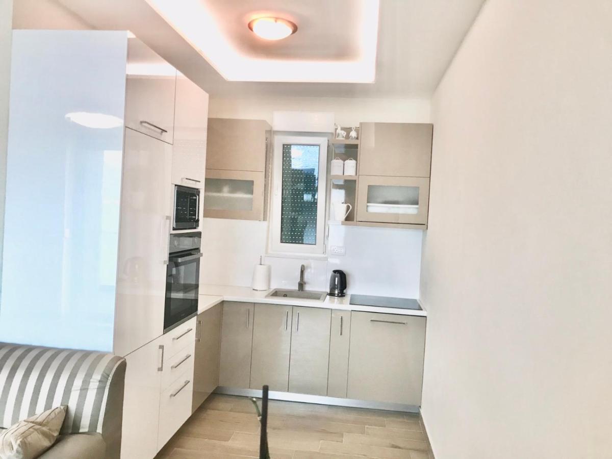 Lux Apartments Krasići Esterno foto